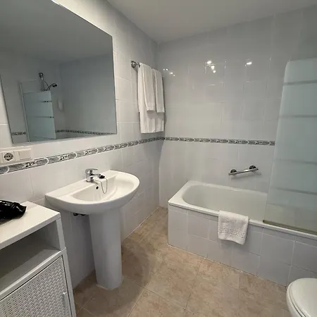 Kingfisher Apartments Benal Beach